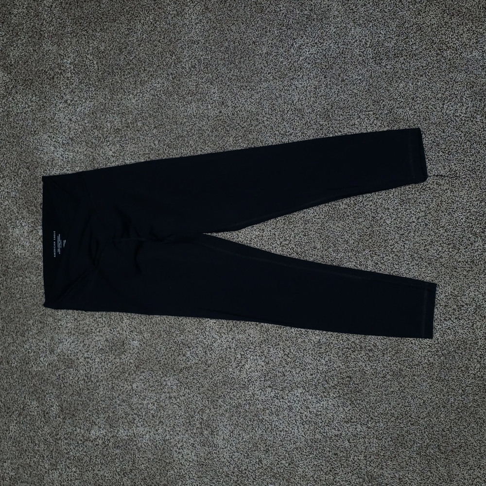 American Eagle black yoga pants